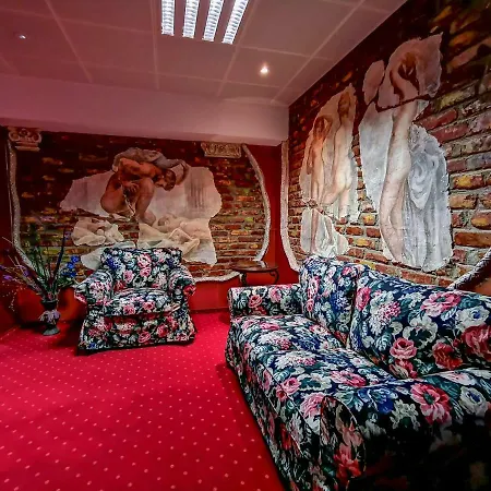 Villa Legends Chambers By Grand Pier Boutique Trade Location, 4 Star With Unique Historical Themes Decors With Free Breakfast Only For King And Minim 4 Nights Boekarest