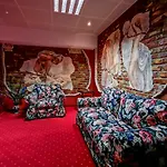 בית אירוח Legends Chambers By Grand Pier Boutique בוקרשט