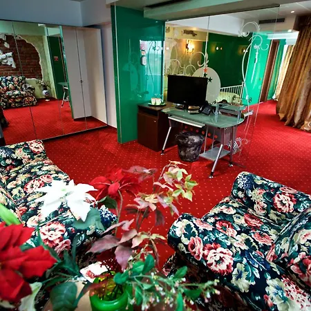 Legends Chambers By Grand Pier Boutique Trade Location, 4 Star With Unique Historical Themes Decors With Free Breakfast Only For King And Minim 4 Nights *