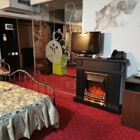 Legends Chambers By Grand Pier Boutique *