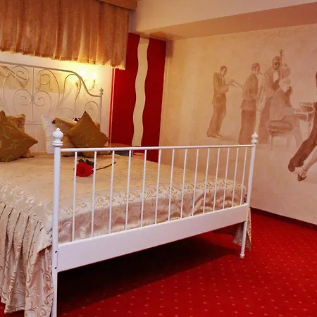 Legends Chambers By Grand Pier Boutique Trade Location, 4 Star With Unique Historical Themes Decors With Free Breakfast Only For King And Minim 4 Nights Willa Bukareszt