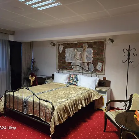 Legends Chambers By Grand Pier Boutique Trade Location, 4 Star With Unique Historical Themes Decors With Free Breakfast Only For King And Minim 4 Nights Willa