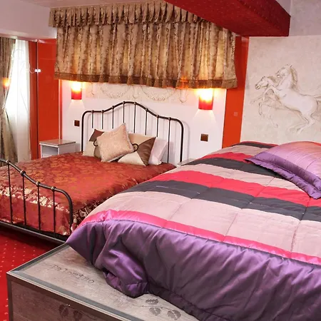 빌라 Legends Chambers By Grand Pier Boutique Trade Location, 4 Star With Unique Historical Themes Decors With Free Breakfast Only For King And Minim 4 Nights