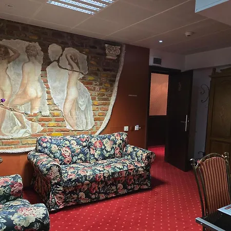 Legends Chambers By Grand Pier Boutique