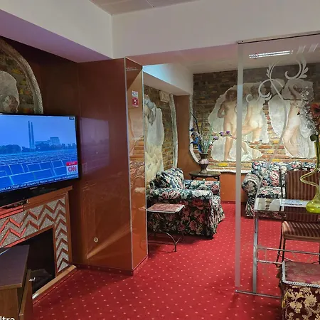 בית אירוח Legends Chambers By Grand Pier Boutique