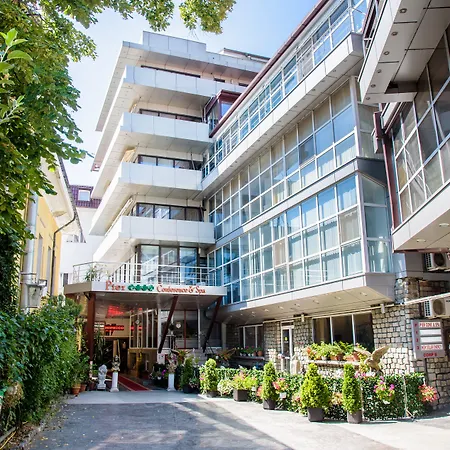 Legends Chambers By Grand Pier Boutique בית אירוח