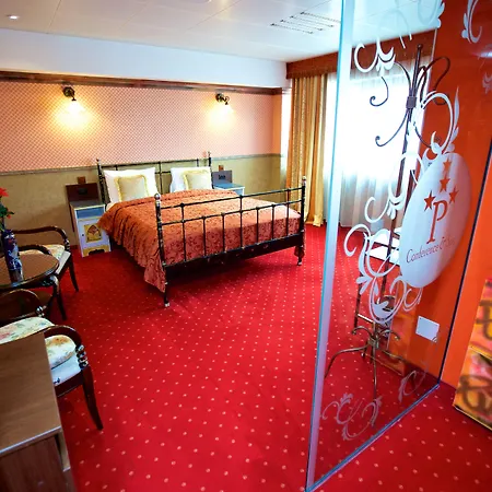 Legends Chambers By Grand Pier Boutique בית אירוח בוקרשט