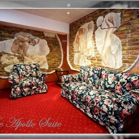 빌라 Legends Chambers By Grand Pier Boutique Trade Location, 4 Star With Unique Historical Themes Decors With Free Breakfast Only For King And Minim 4 Nights *