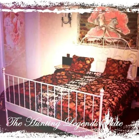 Legends Chambers By Grand Pier Boutique Trade Location, 4 Star With Unique Historical Themes Decors With Free Breakfast Only For King And Minim 4 Nights 빌라 부쿠레슈티