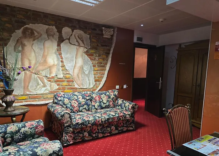 Legends Chambers By Grand Pier Boutique Trade Location, 4 Star With Unique Historical Themes Decors With Free Breakfast Only For King And Minim 4 Nights