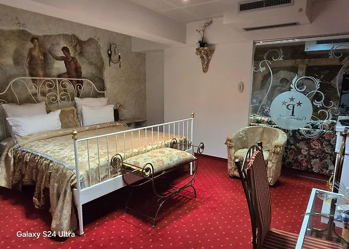 Legends Chambers By Grand Pier Boutique Trade Location, 4 Star With Unique Historical Themes Decors With Free Breakfast Only For King And Minim 4 Nights Villa