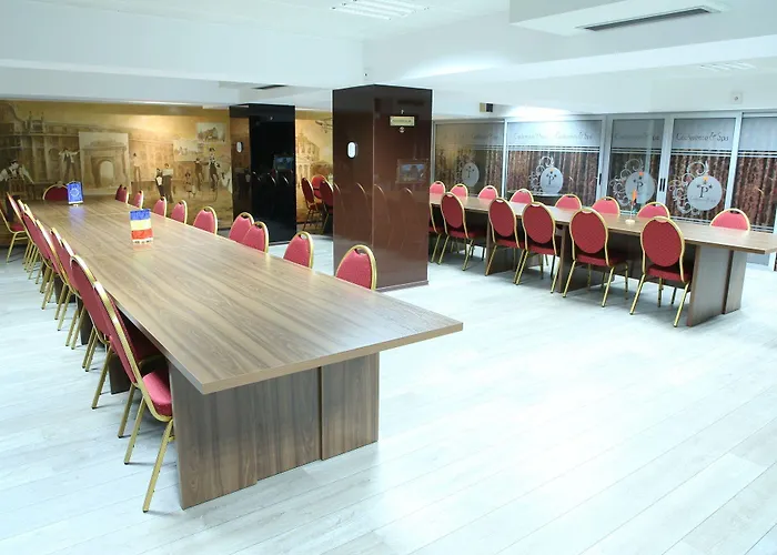 Legends Chambers By Grand Pier Boutique Trade Location, 4 Star With Unique Historical Themes Decors With Free Breakfast Only For King And Minim 4 Nights Villa *