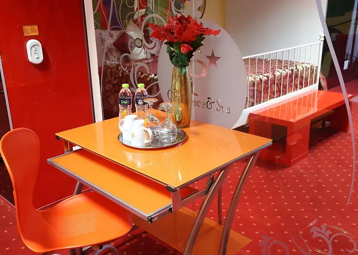 Legends Chambers By Grand Pier Boutique Trade Location, 4 Star With Unique Historical Themes Decors With Free Breakfast Only For King And Minim 4 Nights Villa *