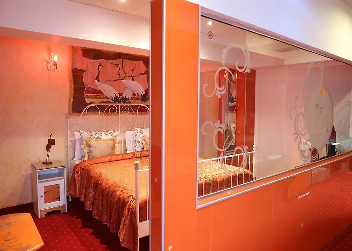 Villa Legends Chambers By Grand Pier Boutique Trade Location, 4 Star With Unique Historical Themes Decors With Free Breakfast Only For King And Minim 4 Nights *