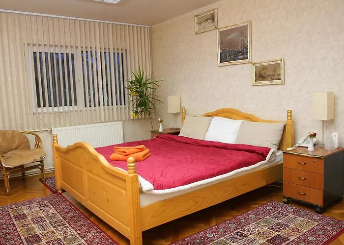 Villa Legends Chambers By Grand Pier Boutique Trade Location, 4 Star With Unique Historical Themes Decors With Free Breakfast Only For King And Minim 4 Nights Bucareste