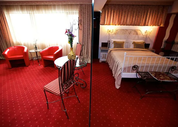 Villa Legends Chambers By Grand Pier Boutique Trade Location, 4 Star With Unique Historical Themes Decors With Free Breakfast Only For King And Minim 4 Nights