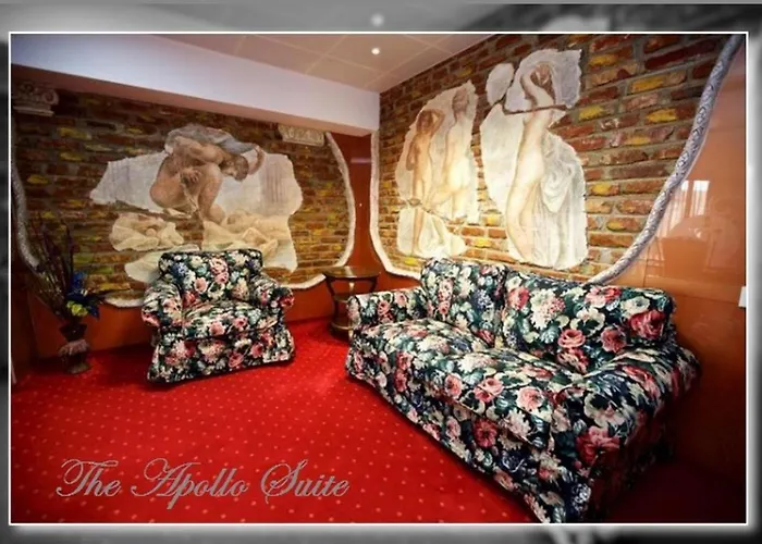 בית אירוח Legends Chambers By Grand Pier Boutique *