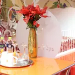 Legends Chambers By Grand Pier Boutique