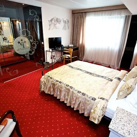 Grand Pier Boutique Luxury King And Queen Deluxe Rooms, With Free Welcome Breakfast For Up To 4 Nights * Bucharest