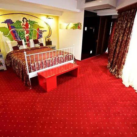 Grand Pier Boutique Luxury King And Queen Deluxe Rooms, With Free Welcome Breakfast For Up To 4 Nights Villa Bucharest