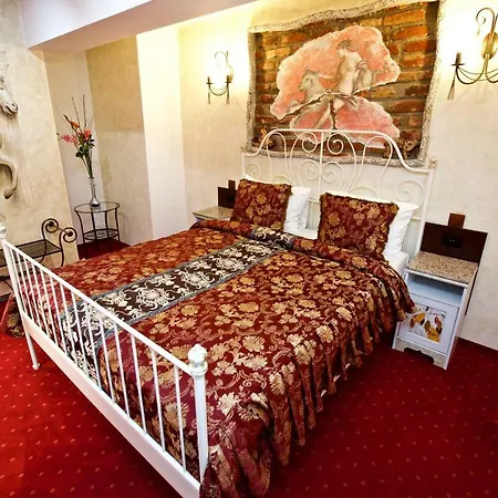Grand Pier Boutique Luxury King And Queen Deluxe Rooms, With Free Welcome Breakfast For Up To 4 Nights Villa
