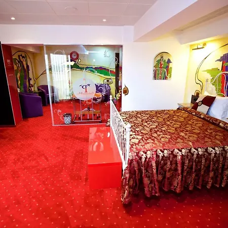 Grand Pier Boutique Luxury King And Queen Deluxe Rooms, With Free Welcome Breakfast For Up To 4 Nights Villa *