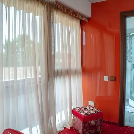 Villa Grand Pier Boutique Luxury King And Queen Deluxe Rooms, With Free Welcome Breakfast For Up To 4 Nights