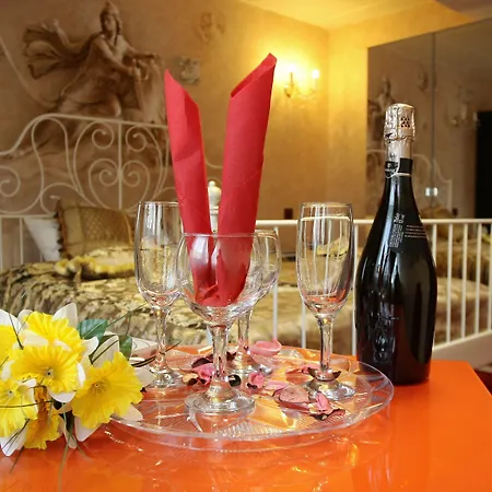 Legends Chambers By Grand Pier Boutique Trade Location, 4 Star With Unique Historical Themes Decors With Free Breakfast Only For King And Minim 4 Nights ヴィラ