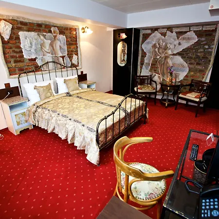Legends Chambers By Grand Pier Boutique Trade Location, 4 Star With Unique Historical Themes Decors With Free Breakfast Only For King And Minim 4 Nights ヴィラ