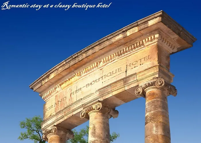 Legends Chambers By Grand Pier Boutique Trade Location, 4 Star With Unique Historical Themes Decors With Free Breakfast Only For King And Minim 4 Nights Вілла Бухарест