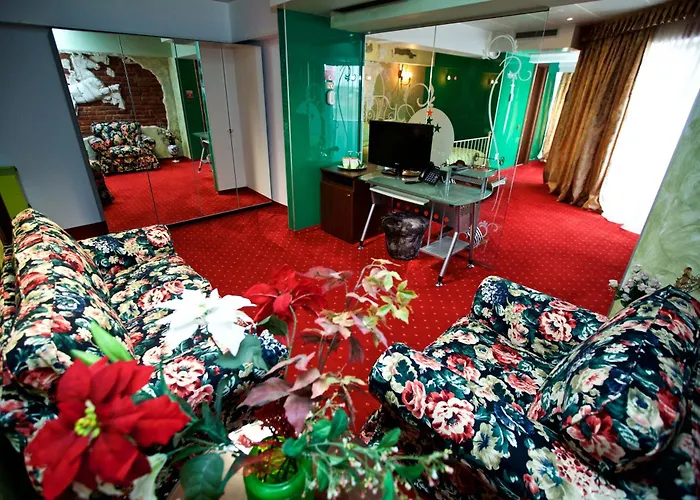 Legends Chambers By Grand Pier Boutique Trade Location, 4 Star With Unique Historical Themes Decors With Free Breakfast Only For King And Minim 4 Nights *