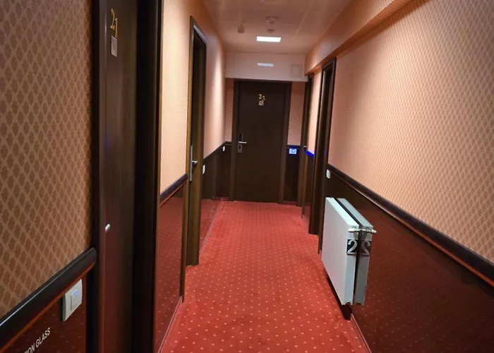 Legends Chambers By Grand Pier Boutique Trade Location, 4 Star With Unique Historical Themes Decors With Free Breakfast Only For King And Minim 4 Nights Вілла