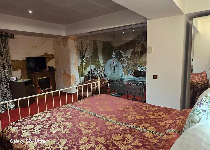 Legends Chambers By Grand Pier Boutique Trade Location, 4 Star With Unique Historical Themes Decors With Free Breakfast Only For King And Minim 4 Nights