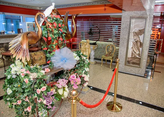 Legends Chambers By Grand Pier Boutique Trade Location, 4 Star With Unique Historical Themes Decors With Free Breakfast Only For King And Minim 4 Nights Бухарест